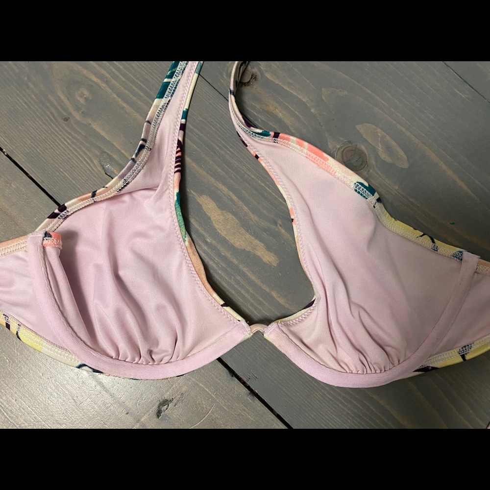 Victoria’s Secret Halter Bra 34B - Picture 4 of 4